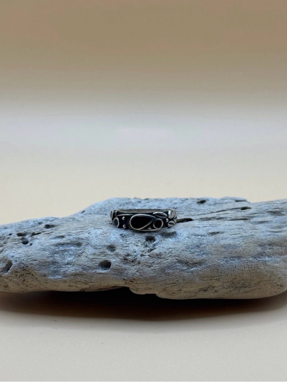 Sterling Silver Black Onyx Teardrop Leaf Ring - US size 4 3/4